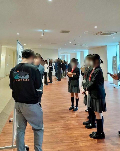 杏林大学 医学部1年生 ポスターセッション見学 | 晃華学園中学校高等学校